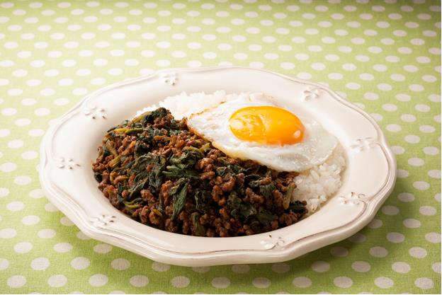 ほうれん草とひき肉のドライカレー