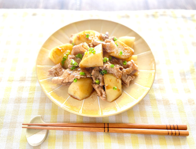 じゃがいもと豚肉の甘辛炒め