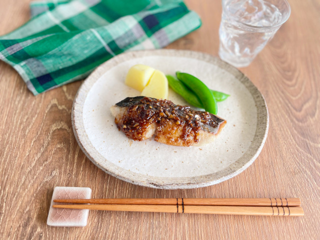 さわらのガーリック風味オイスターソース焼き