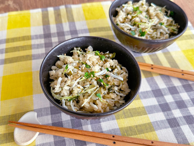 しらすとわかめの炊き込みご飯